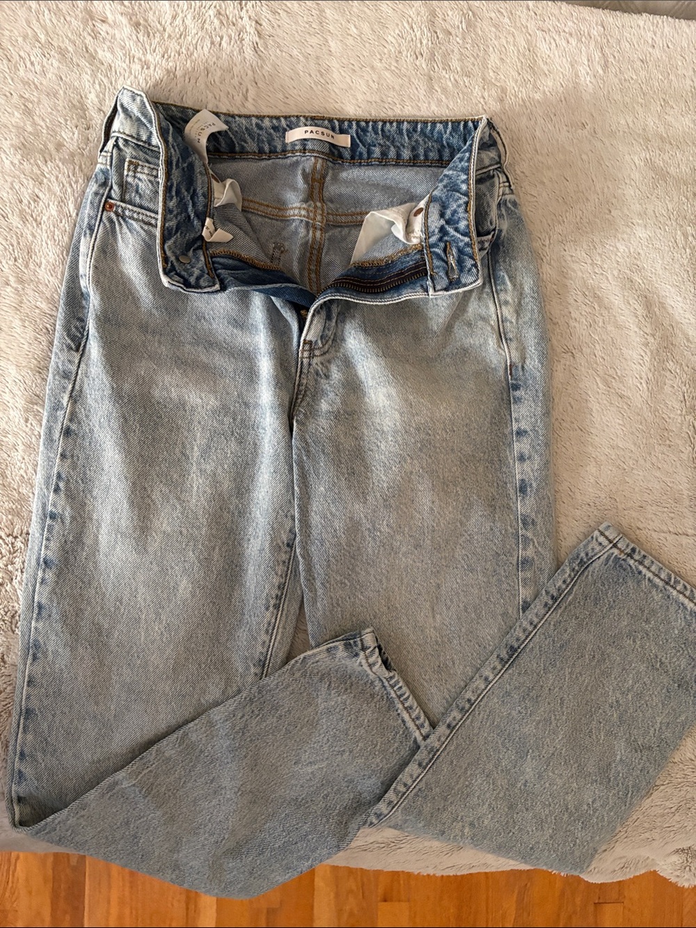 PacSun Light Wash High-Rise Jeans Mom Jeans